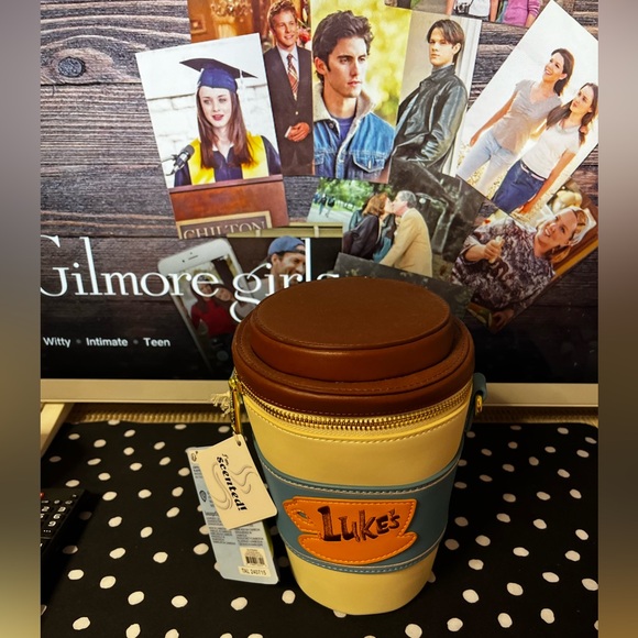 Gilmore Girls Luke's Diner To-Go Coffee Cup Figural Crossbody Bag - Picture 2 of 16